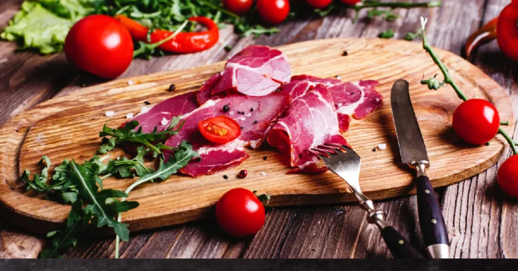 ژامبون گوشت چیست و از چه موادی ساخته می‌شود؟